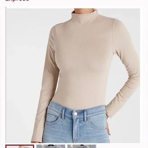 Express NWOT Body Contour Mock Neck